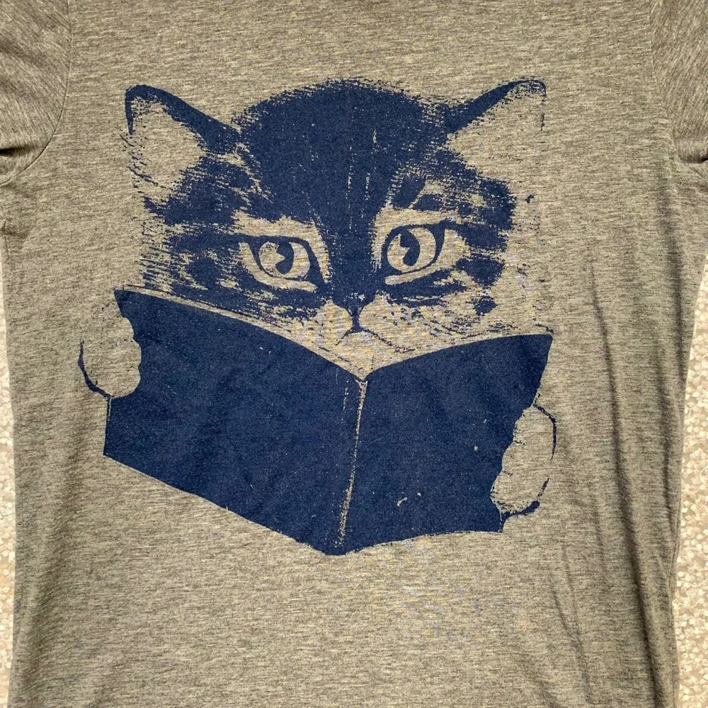 Cat Reading a Book Crewneck Graphic T-Shirt